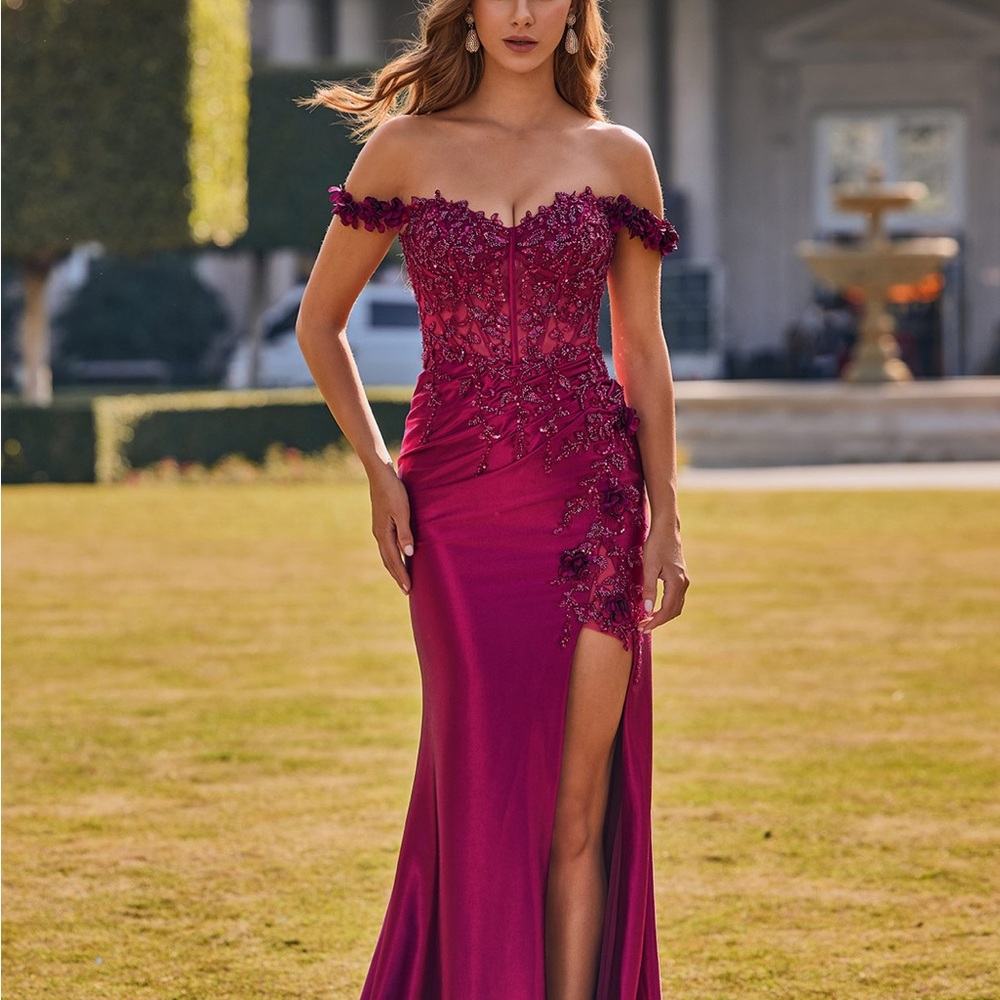 STACEES Prom Dress. NEVER WORN - Picture 4 of 11